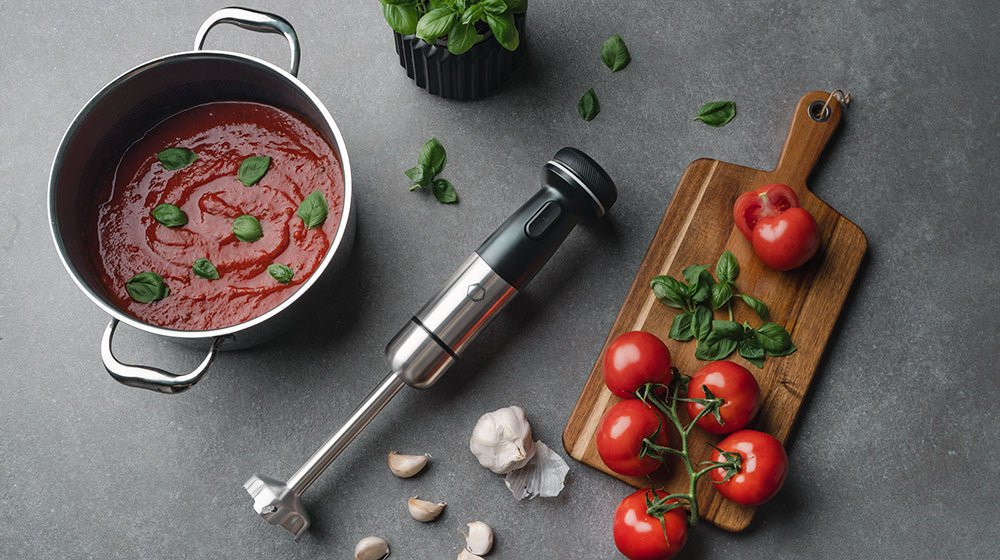 Makkelijk recept voor tomatensoep met de ONYX Cookware staafmixer