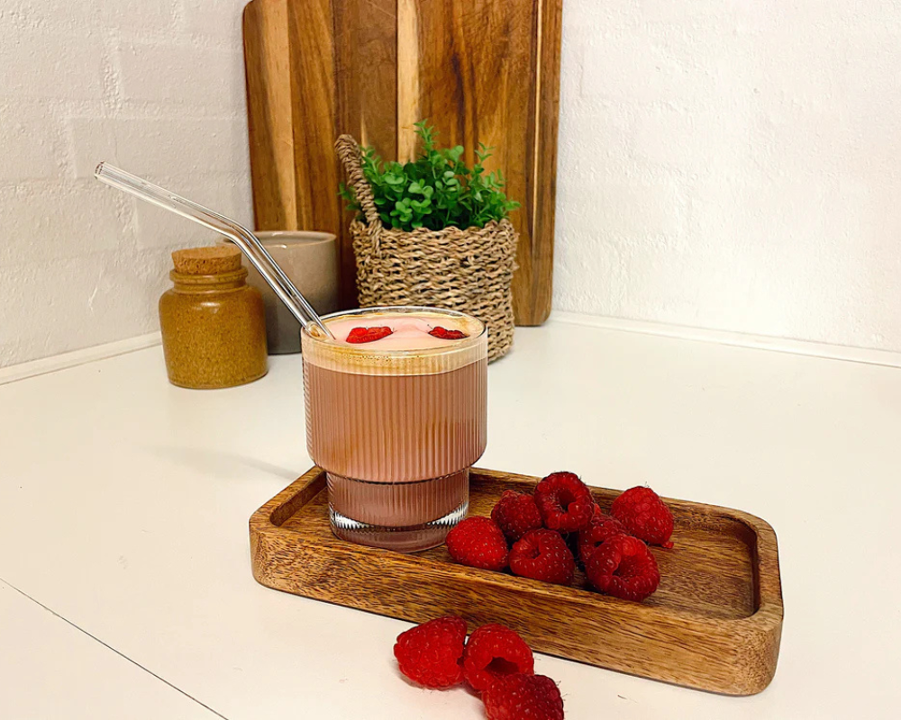 Berry Iced Latte – fruitige ijskoffie met aardbei en framboos