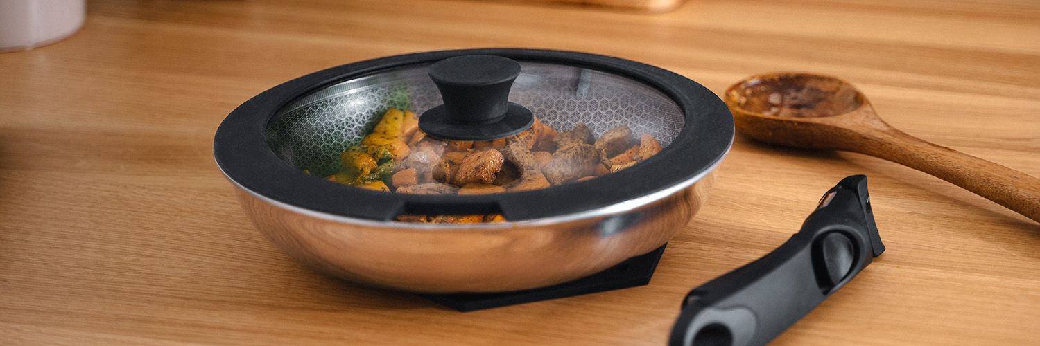 GEMENGDE KOEKENPAN MET AFNEEMBARE HANDGREEP – 2-DEELIGE WOKSET