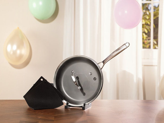 DE ESSENTIËLE ZERO KOEKENPANNENSET – 28 CM - 1